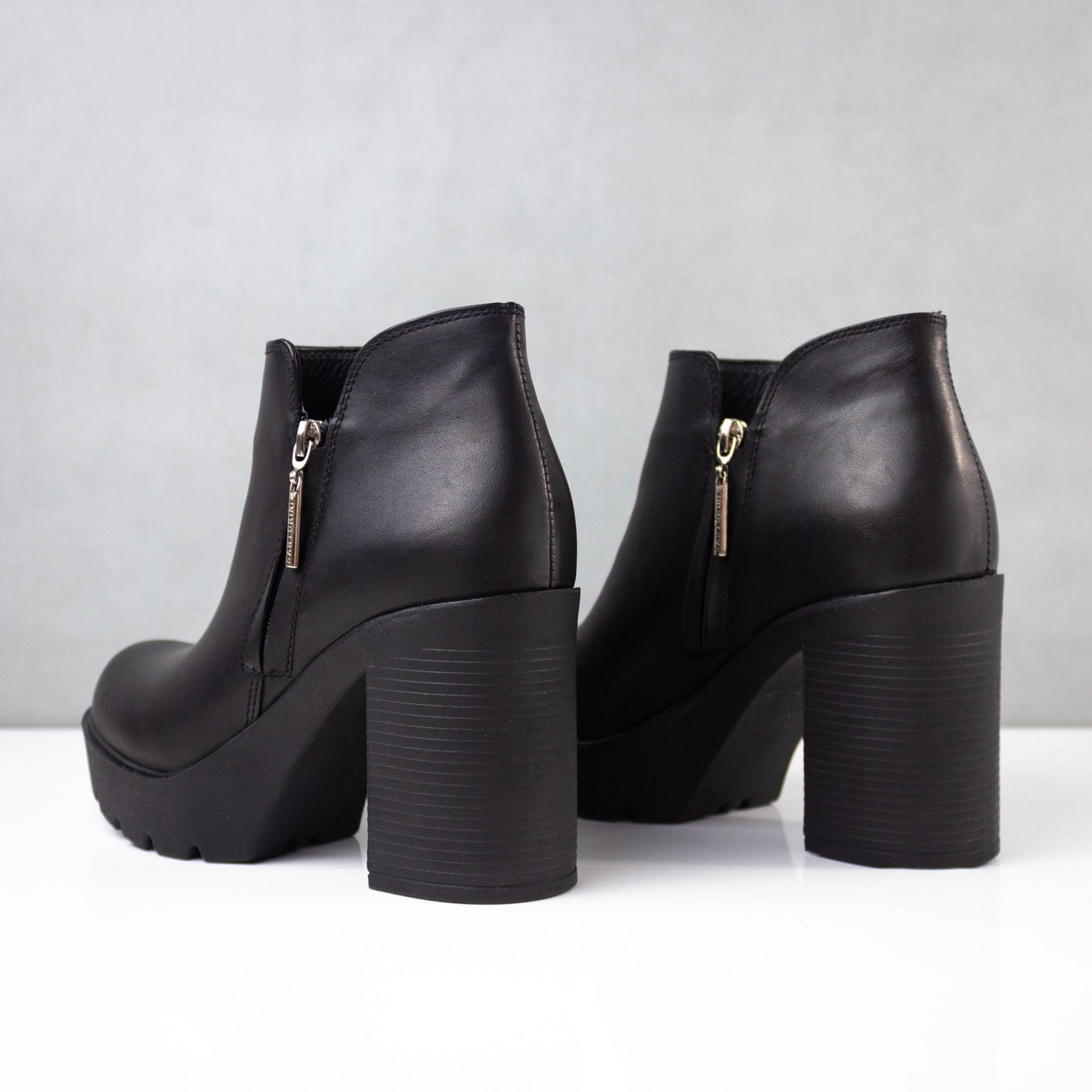 BOTINES PARA MUJER JANA CUERO NEGRO