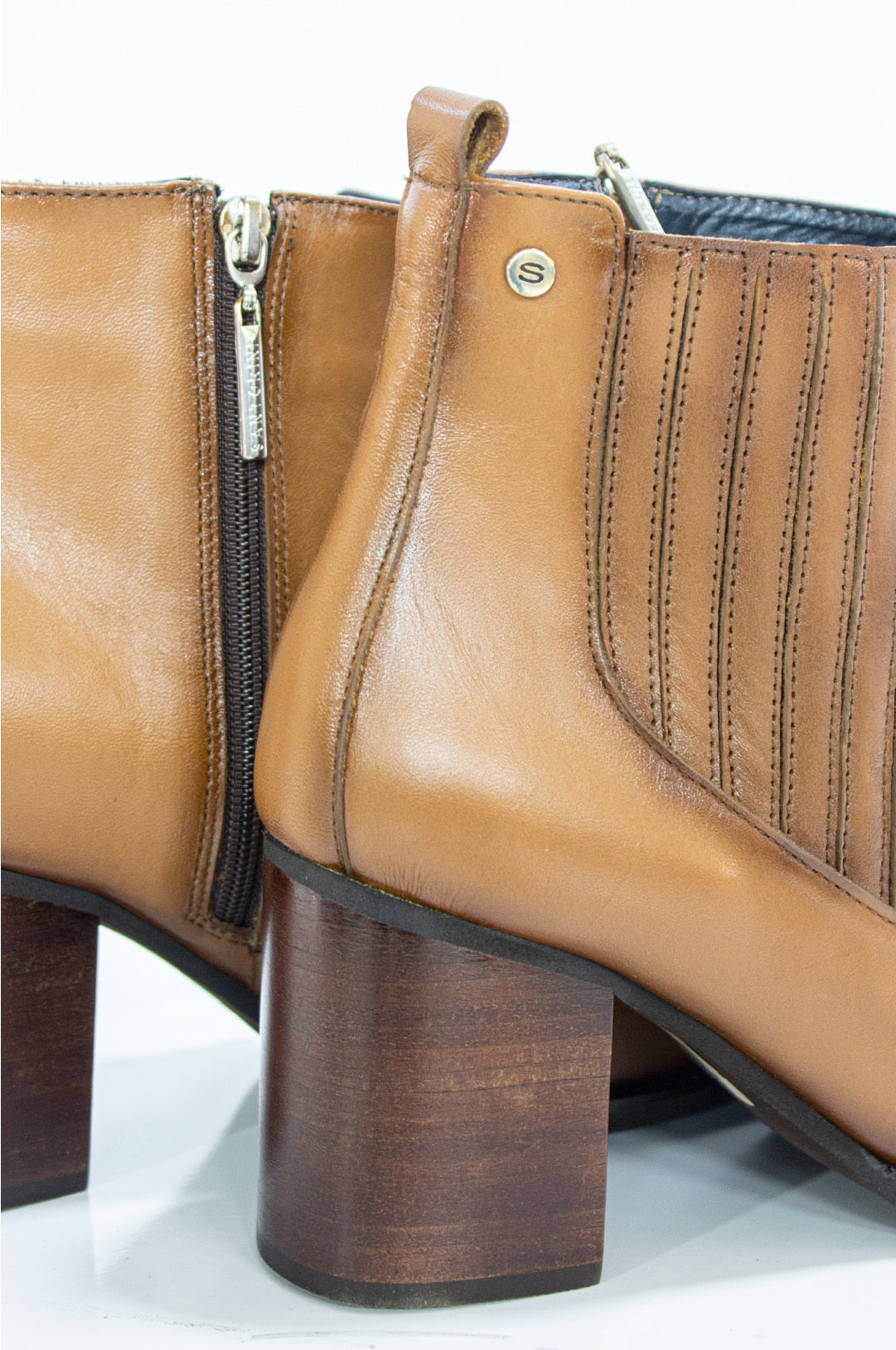 BOTINES PARA MUJER ARTENISA CUERO MIEL