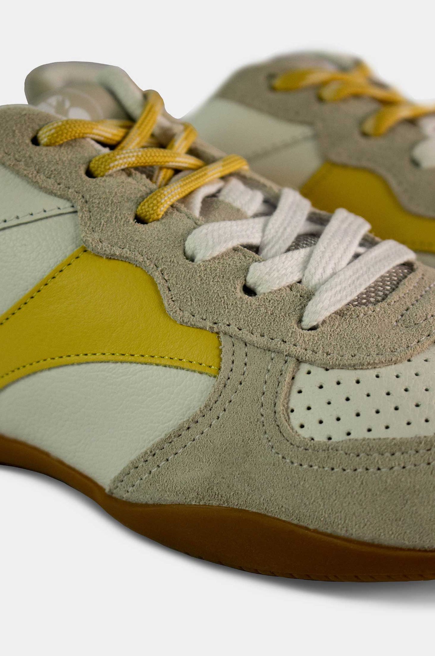 TENIS PARA MUJER ONAIA CUERO BLANCO