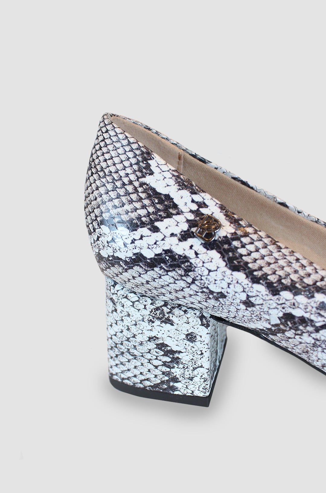 TACONES PARA MUJER CHIARA CUERO GRIS
