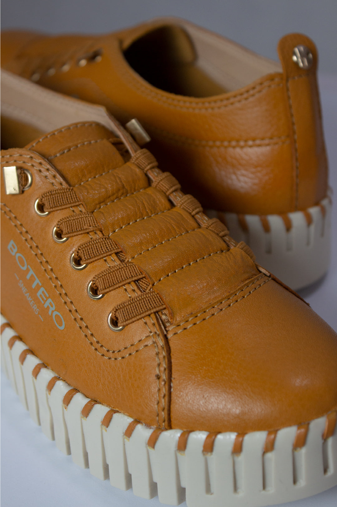 ZAPATOS PARA MUJER ELOA CUERO MOSTAZA