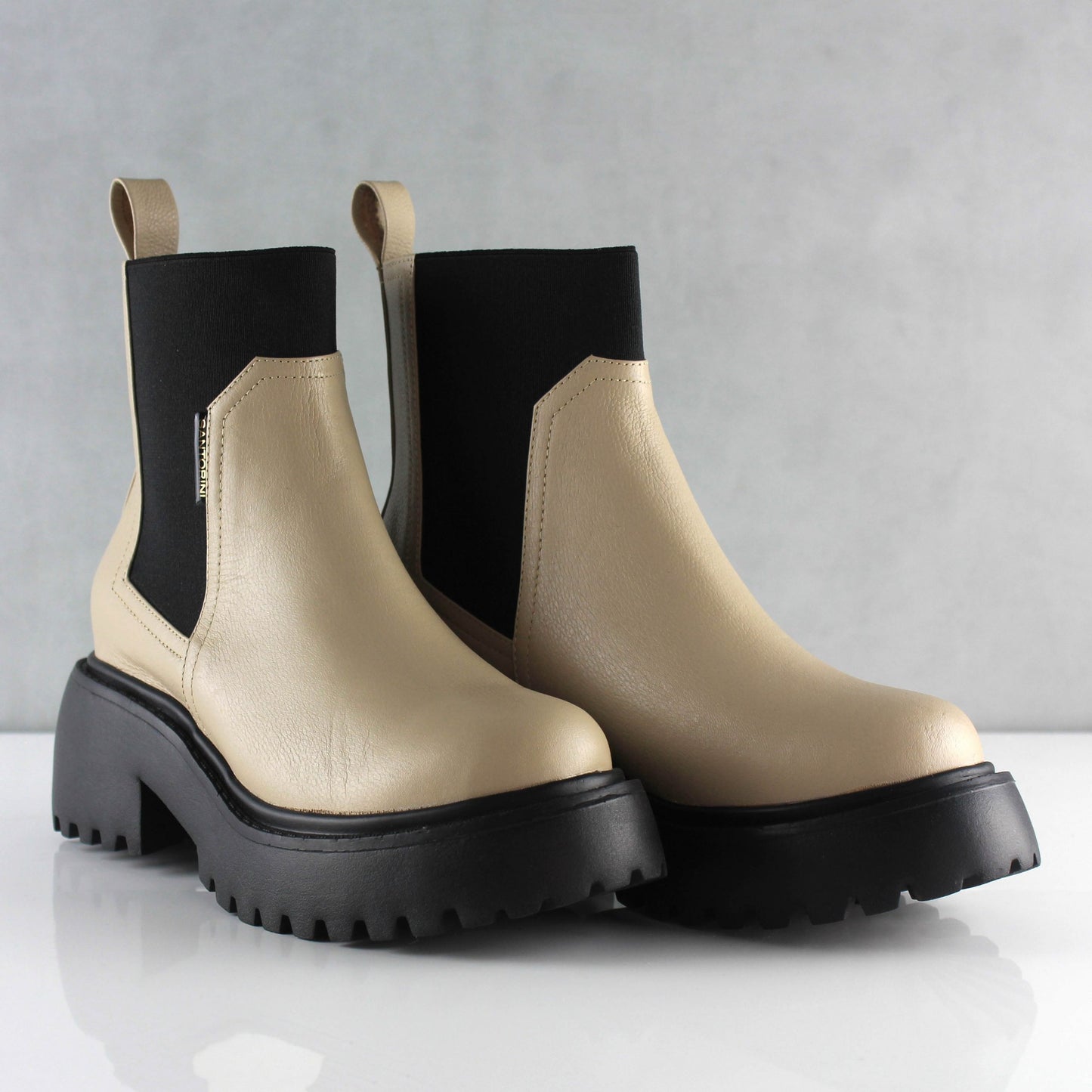 BOTINES PARA MUJER VIOLETTA CUERO BEIGE