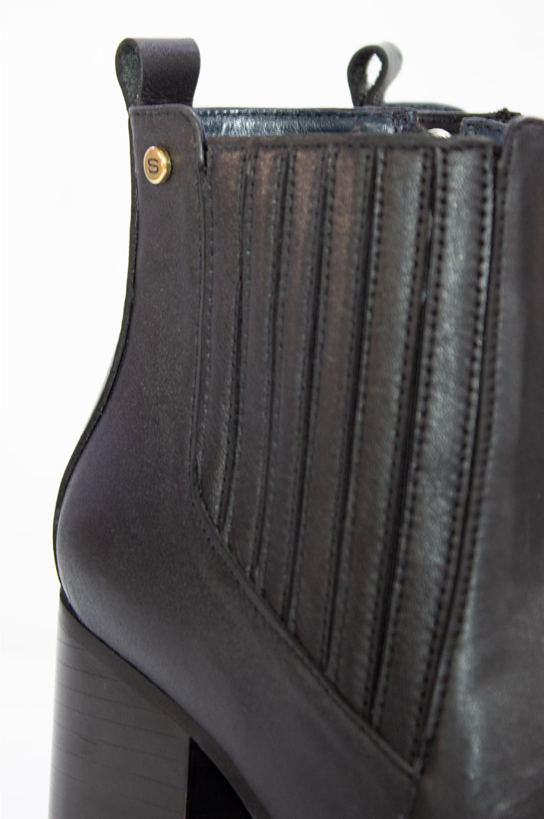 BOTINES PARA MUJER ARTENISA CUERO NEGRO