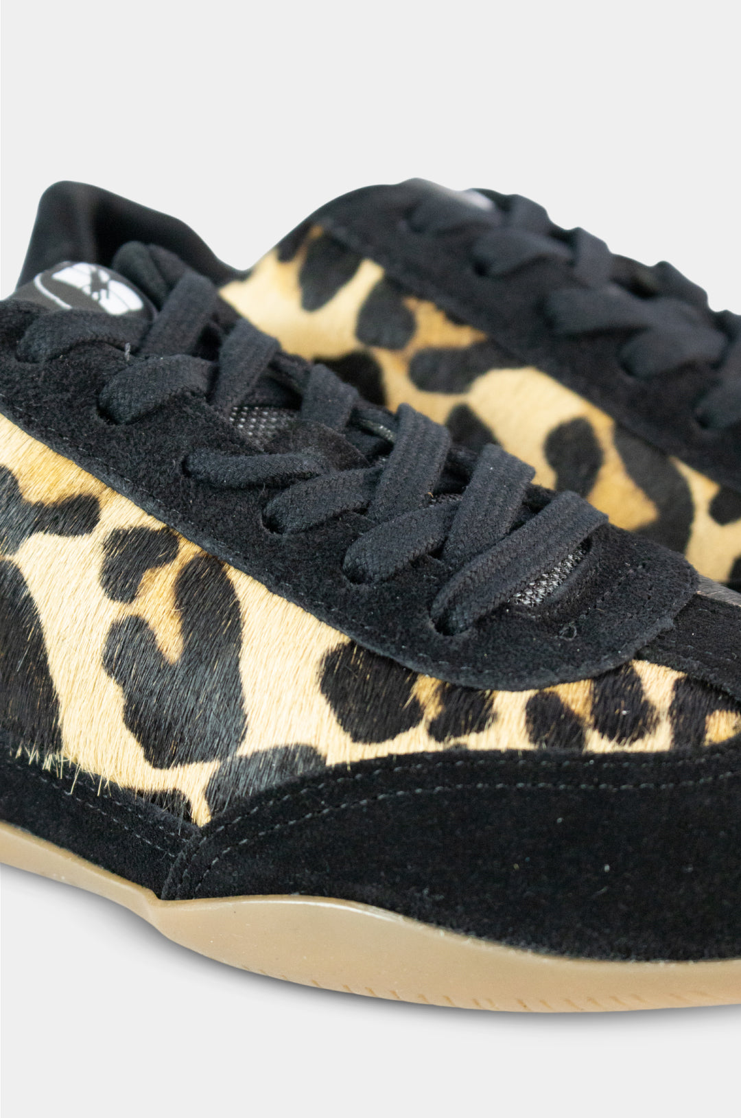 TENIS PARA MUJER IRIA CUERO NEGRO