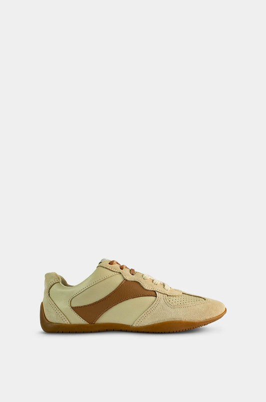 TENIS PARA MUJER ONAIA CUERO BEIGE