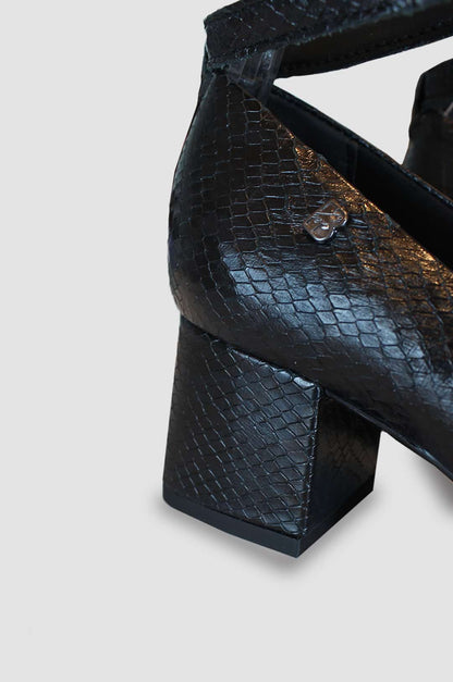 TACONES PARA MUJER AMELIA CUERO NEGRO